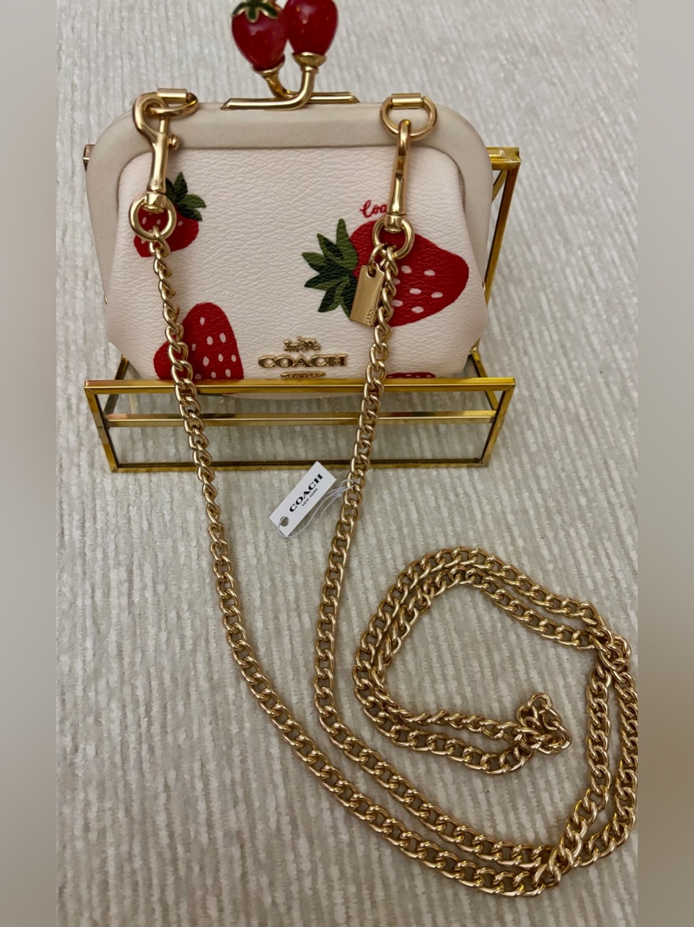 🍓 Coach Nora Kisslock Card Case Wild Strawberry Print Gold Chain Crossbody - Picture 11 of 11